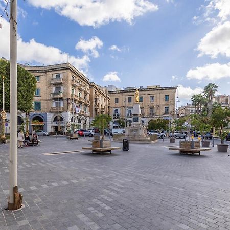 Bormla - Comfortable Two Bedroom Apartment Cospicua Bagian luar foto