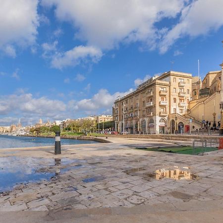 Bormla - Comfortable Two Bedroom Apartment Cospicua Bagian luar foto