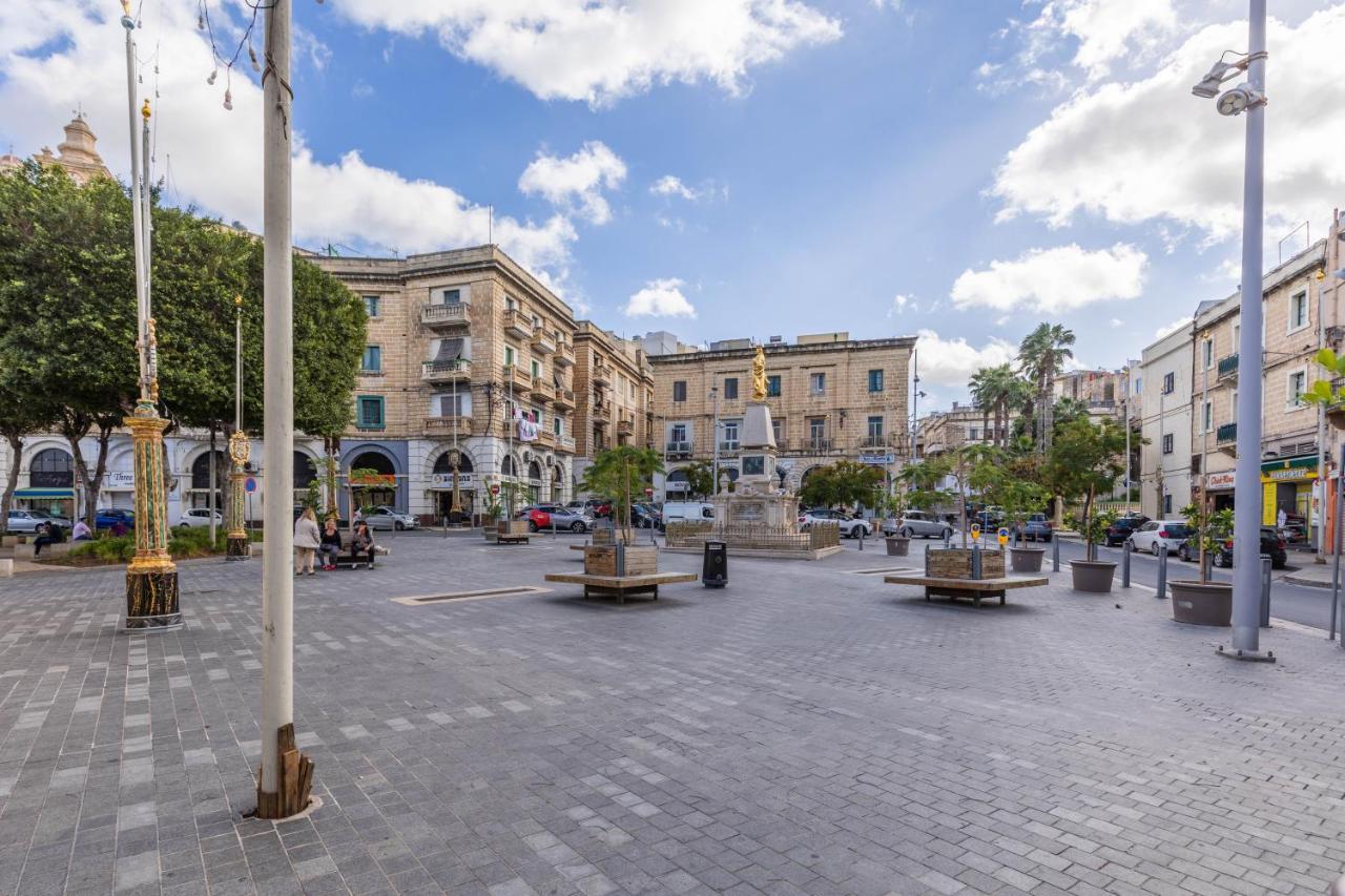 Bormla - Comfortable Two Bedroom Apartment Cospicua Bagian luar foto